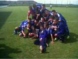 Les U17, vainqueurs de la Coupe du District à Saulxures en 2011...
Après une période de disette en Jeunes de 17 ans, les U17 remportent le trophée tant convoité.